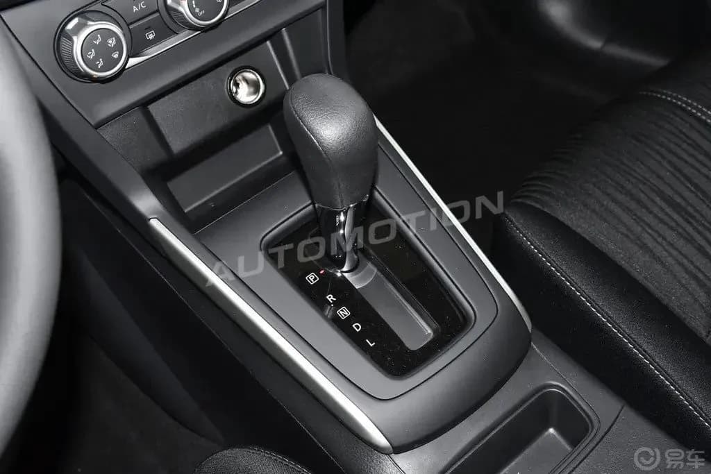 Nissan Sylphy, listing photo 12 of 14