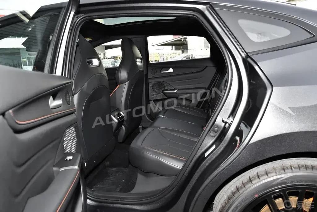 Changan UNI-V | GCC Specs, listing photo 17 of 17