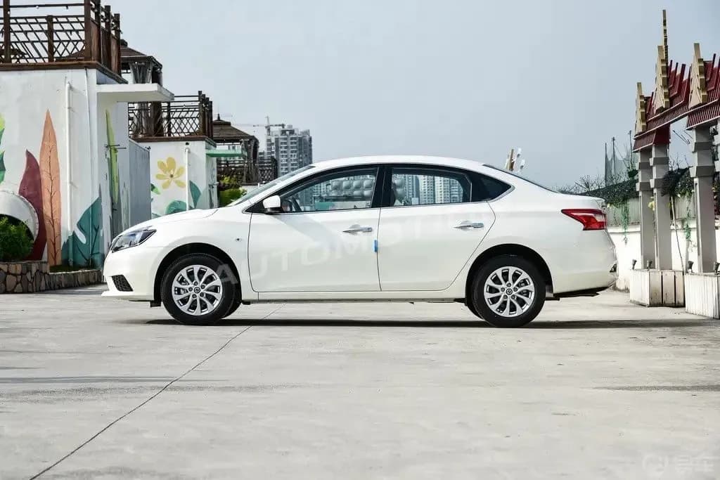 Nissan Sylphy, listing photo 5 of 14