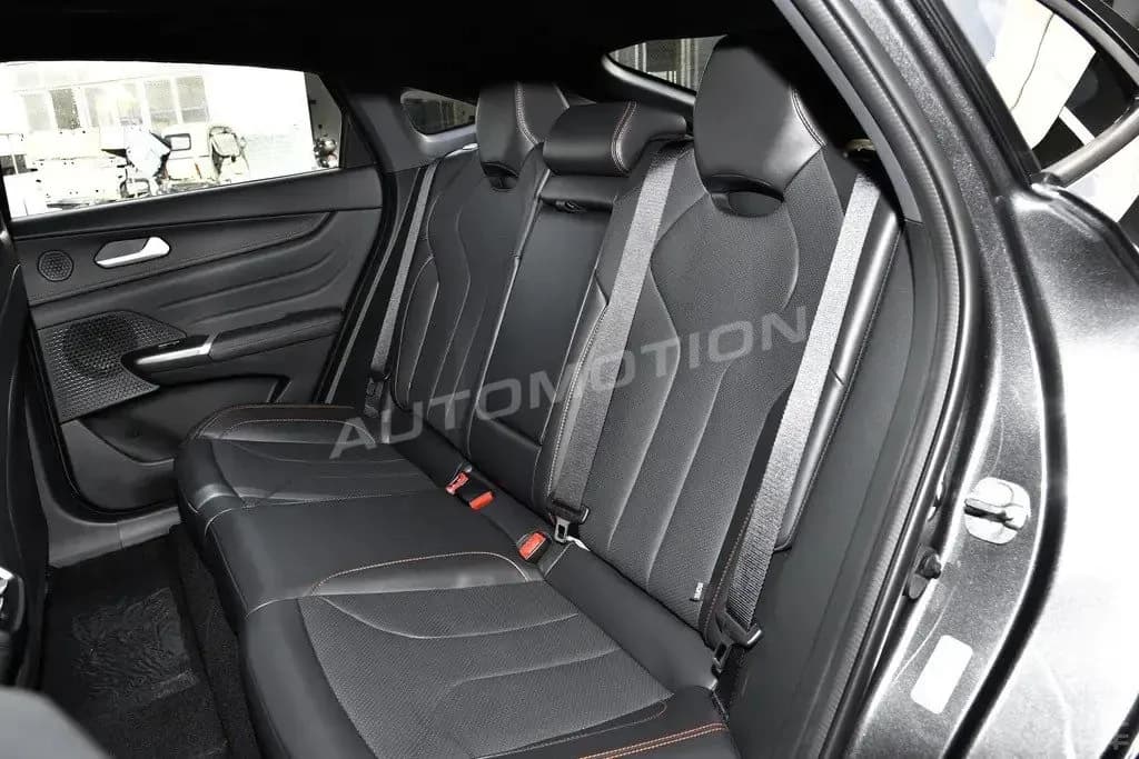 Changan UNI-V | GCC Specs, listing photo 16 of 17