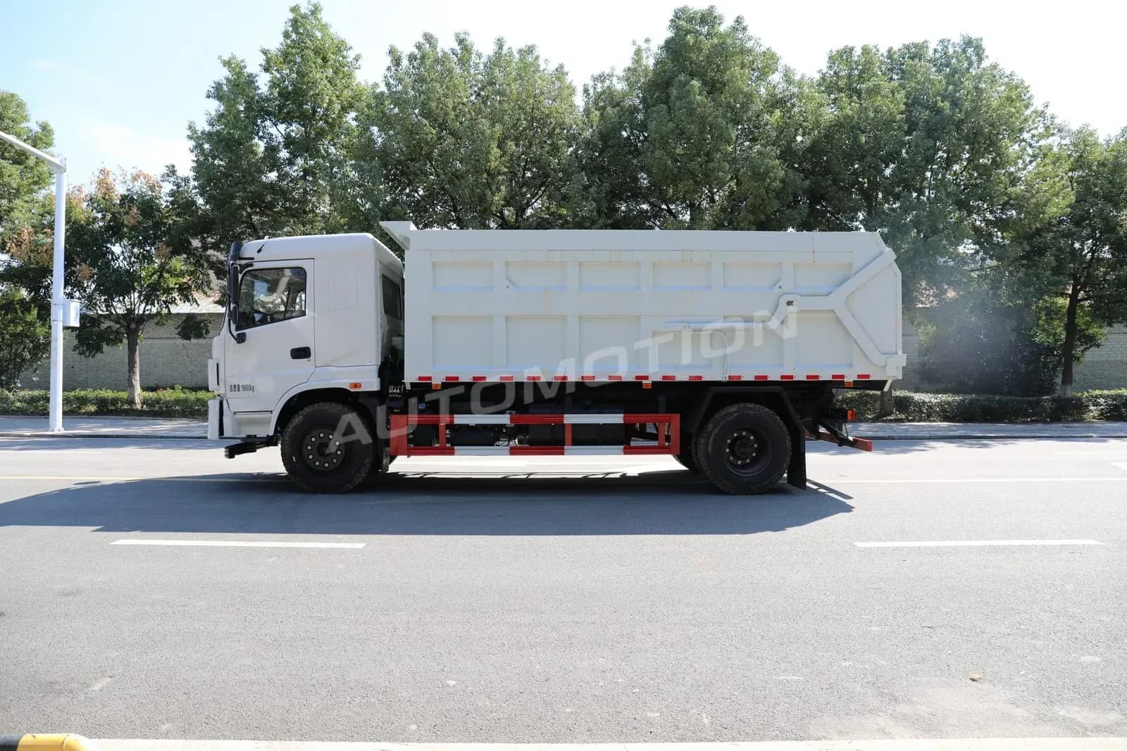 Tri-Ring 4×2 18T Box Garbage Truck, listing photo 4 of 7
