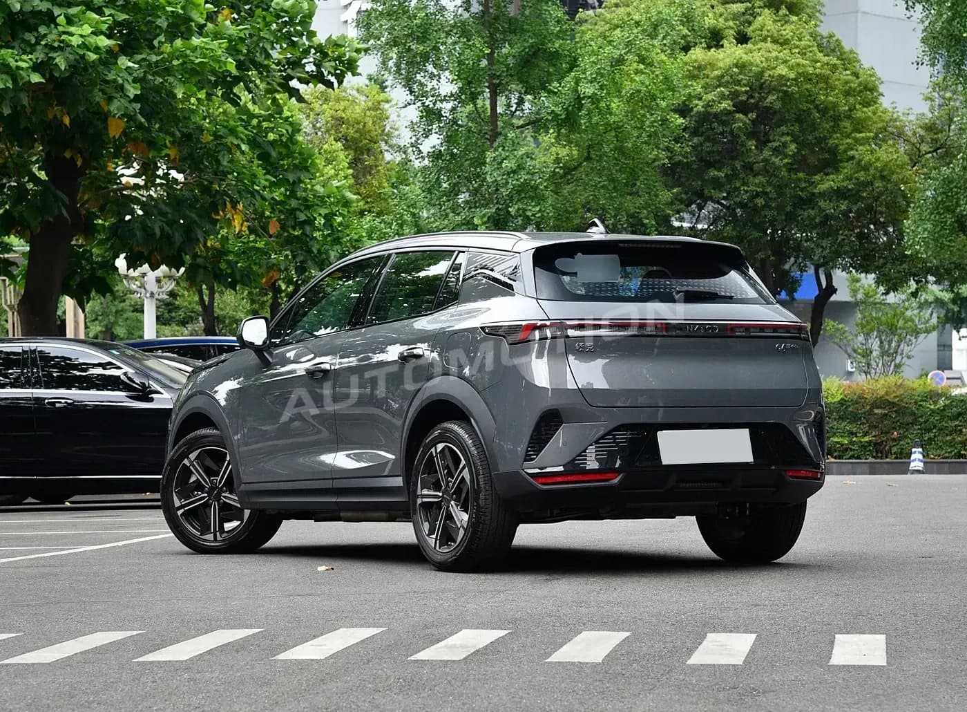 Lynk & Co 06 EM-P, listing photo 4 of 6