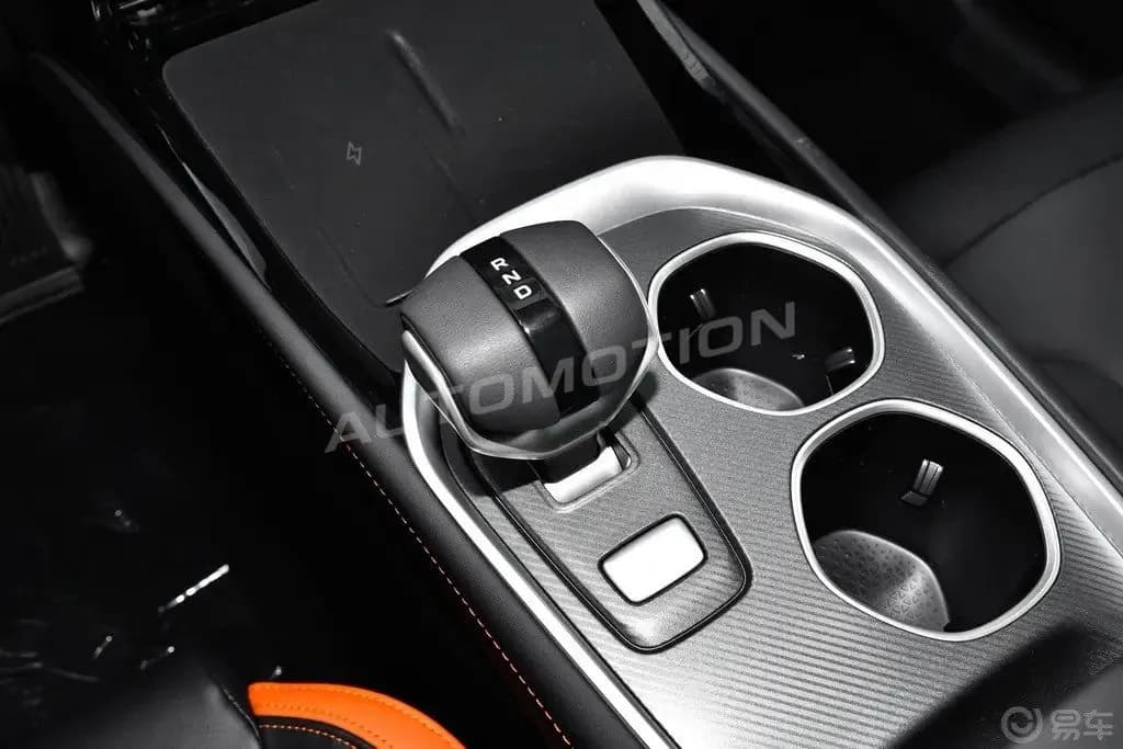 Changan UNI-V | GCC Specs, listing photo 14 of 17