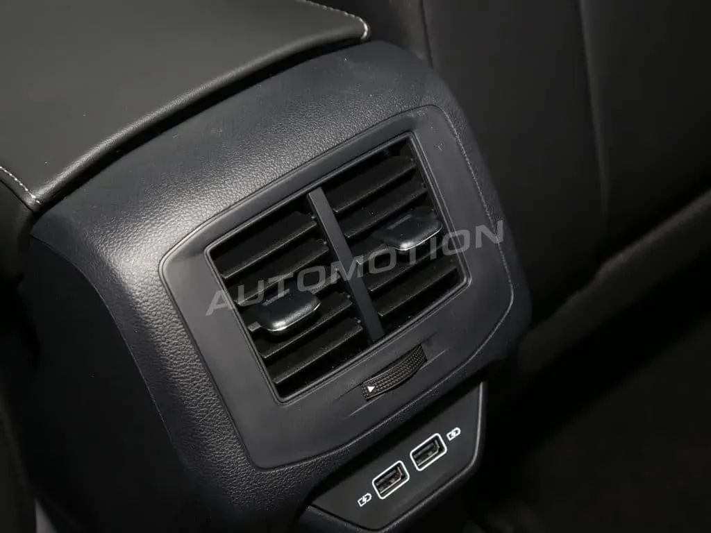 Volkswagen T-Roc, listing photo 27 of 28