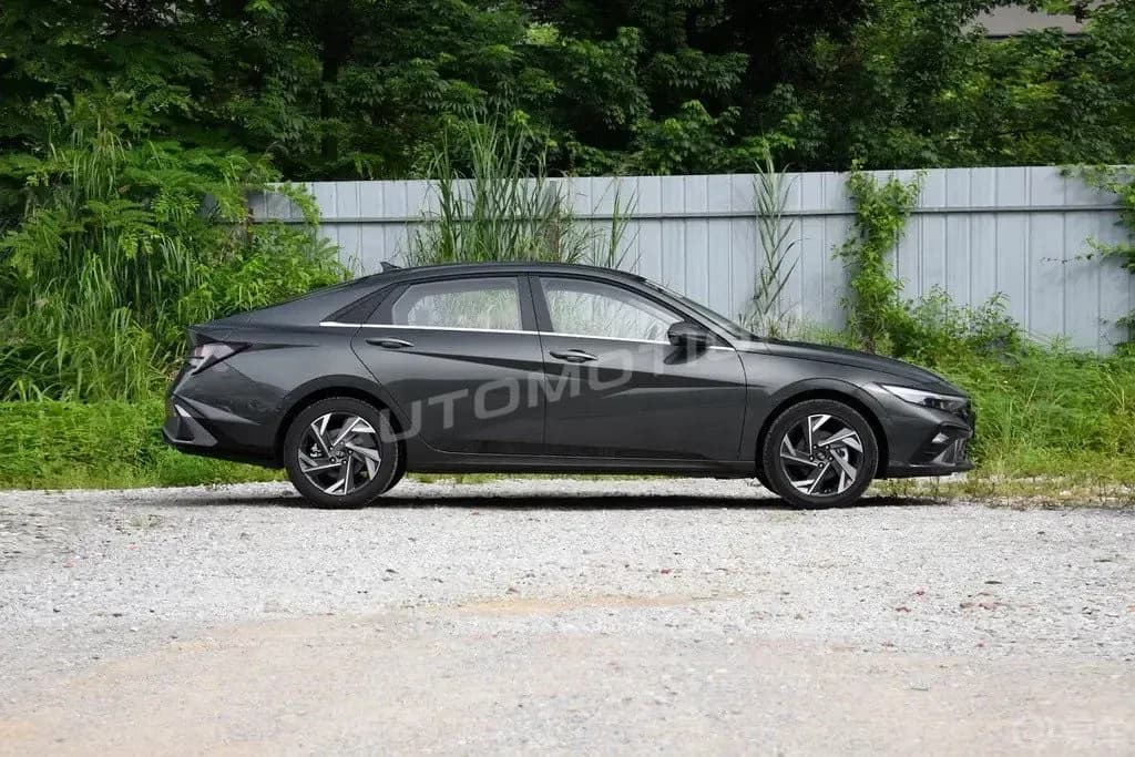Hyundai Elantra GLX, listing photo 4 of 14