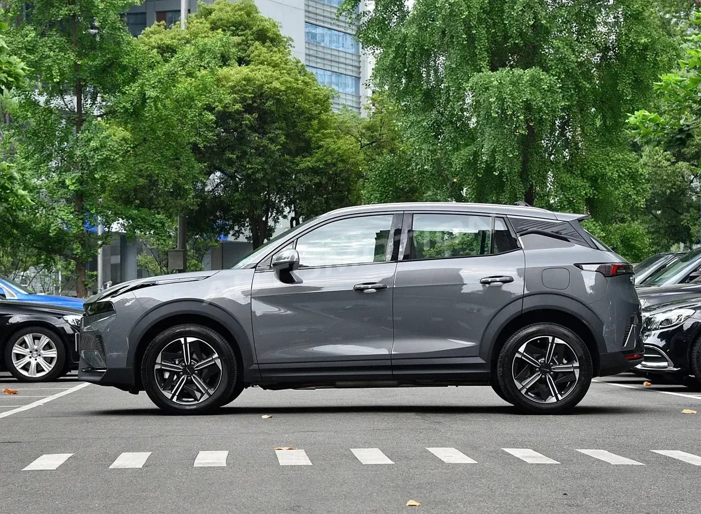 Lynk & Co 06 EM-P, listing photo 3 of 6