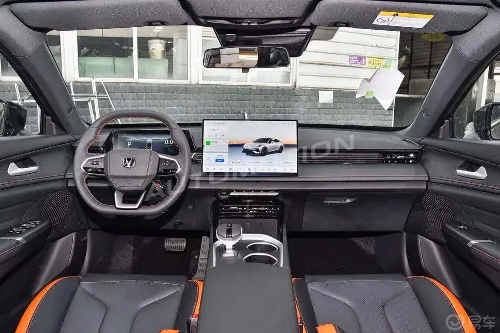 Changan UNI-V | GCC Specs, listing photo 10 of 17