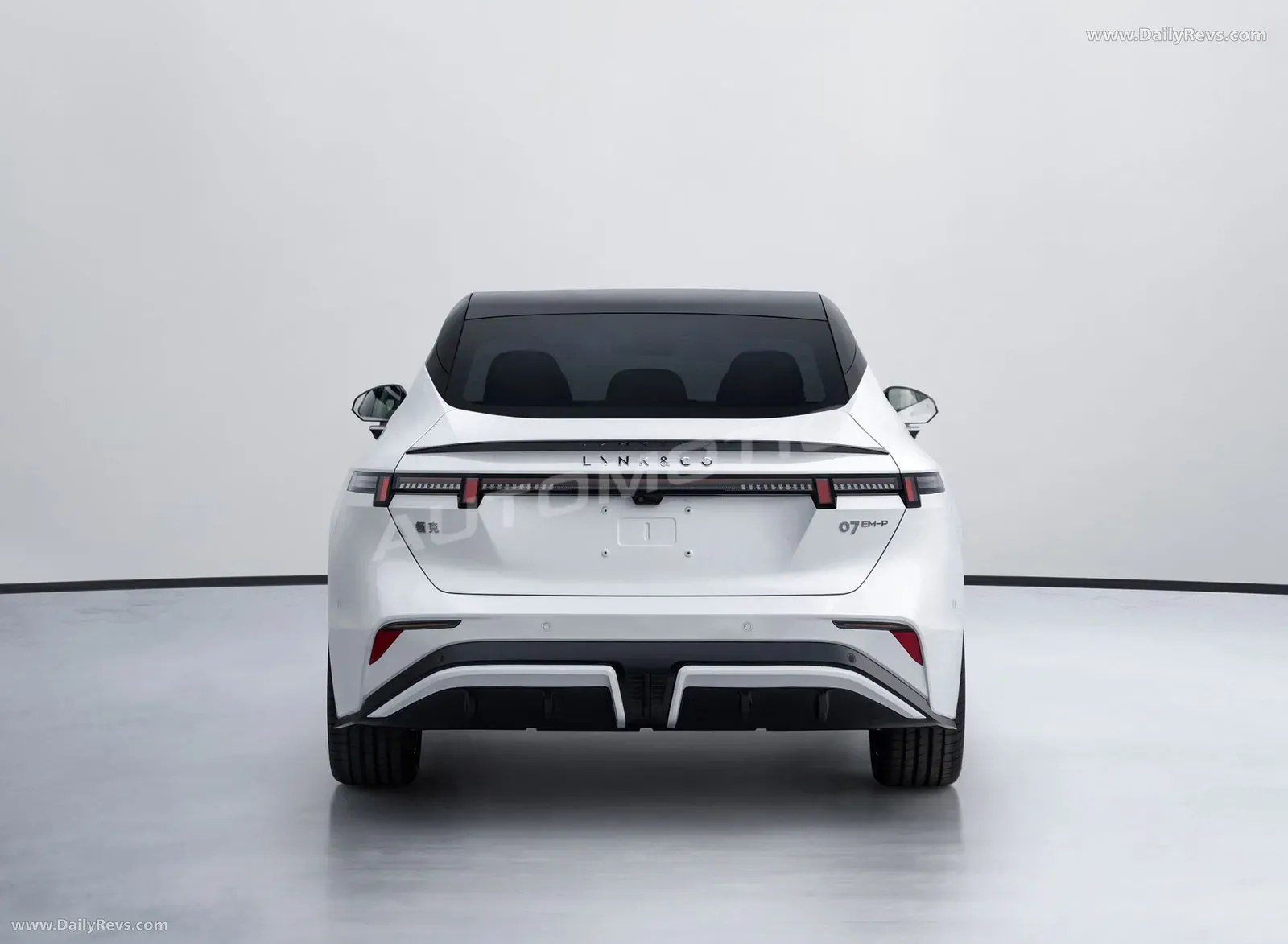 Lynk & Co 07 EM-P, listing photo 4 of 6