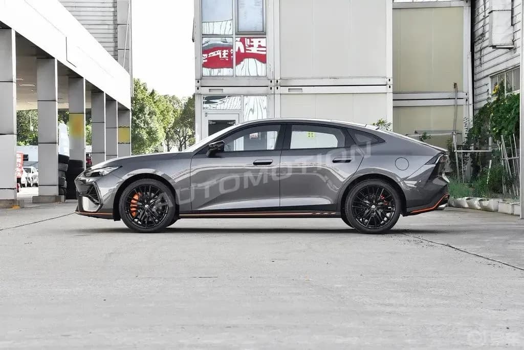 Changan UNI-V | GCC Specs, listing photo 6 of 17