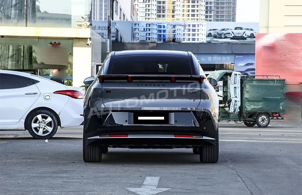 Lynk & Co Z20, listing photo 5 of 9