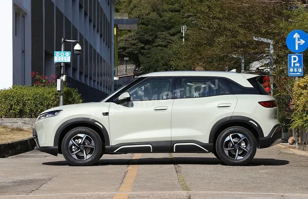 BYD Yuan UP, listing photo 3 of 9
