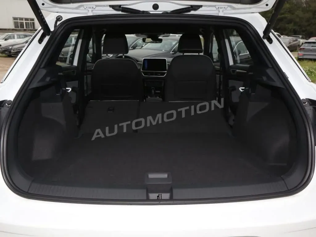 Volkswagen T-Roc, listing photo 28 of 28