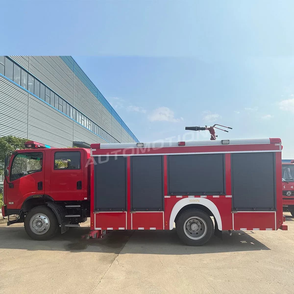 Tri-Ring 4×2 Fire Truck, listing photo 2 of 7