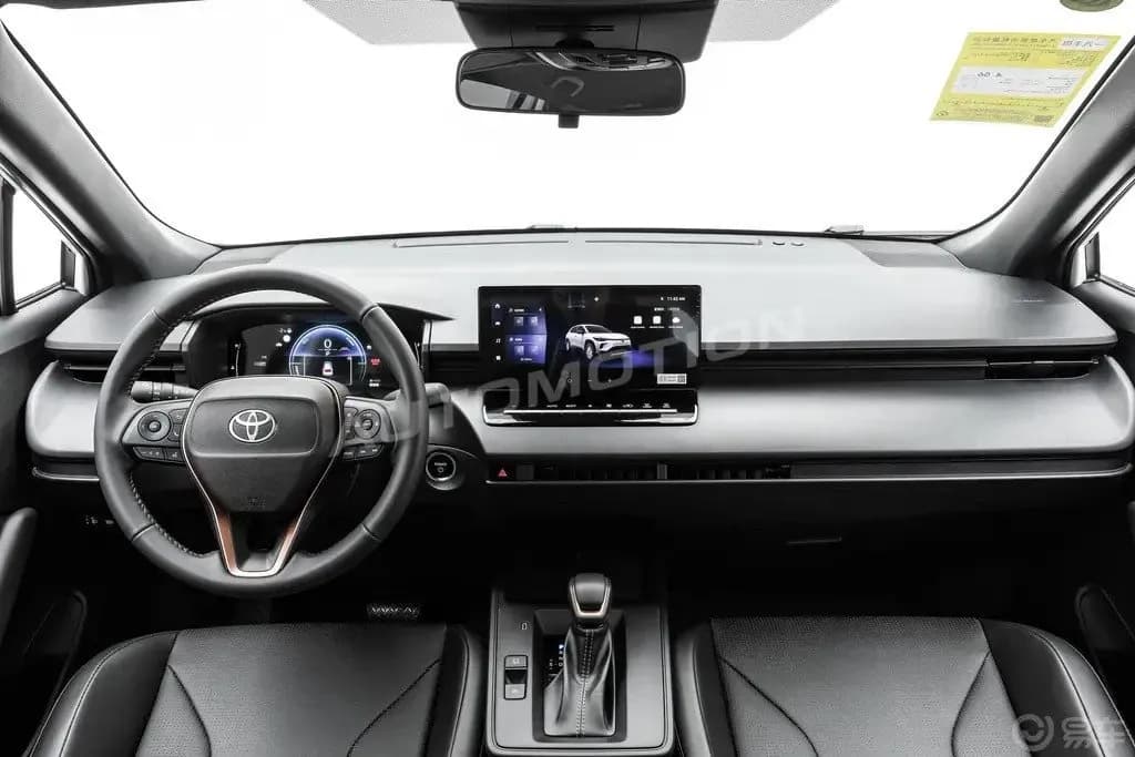 Toyota Corolla Cross HEV, listing photo 10 of 15