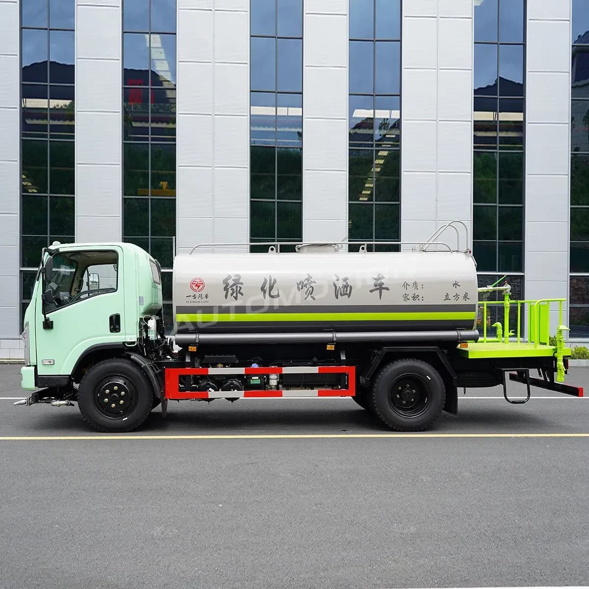 Tri-Ring 4×2 Spray Truck, listing photo 4 of 9