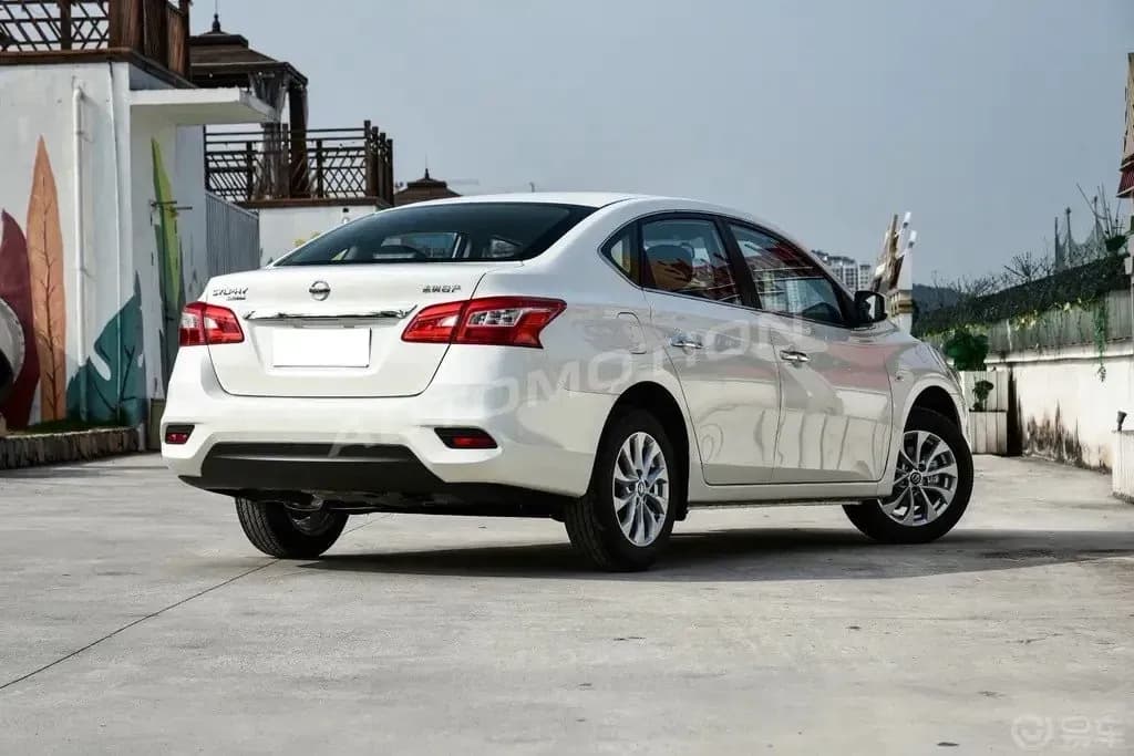Nissan Sylphy, listing photo 6 of 14