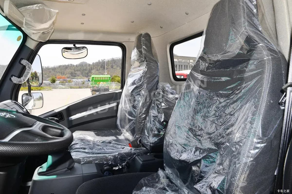 Tri-Ring 4×2 Spray Truck, listing photo 8 of 9