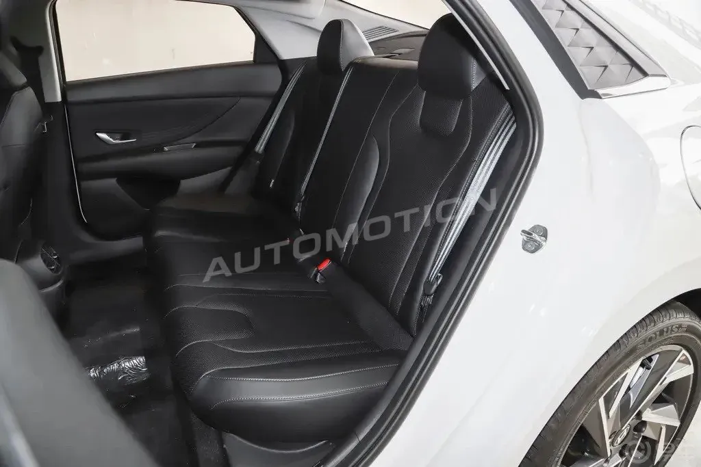 Hyundai Elantra GLX, listing photo 13 of 14