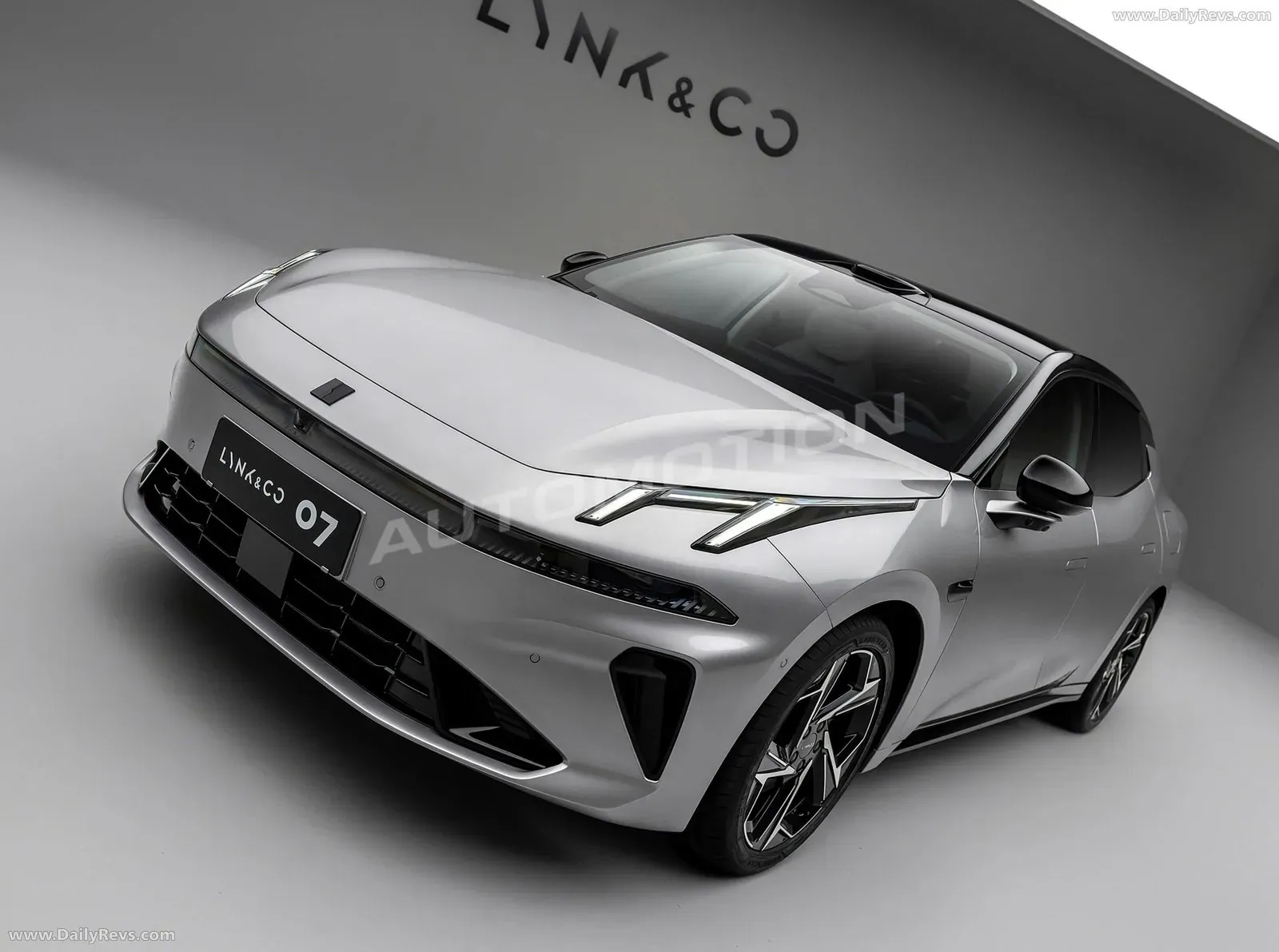 Lynk & Co 07 EM-P, listing photo 2 of 6