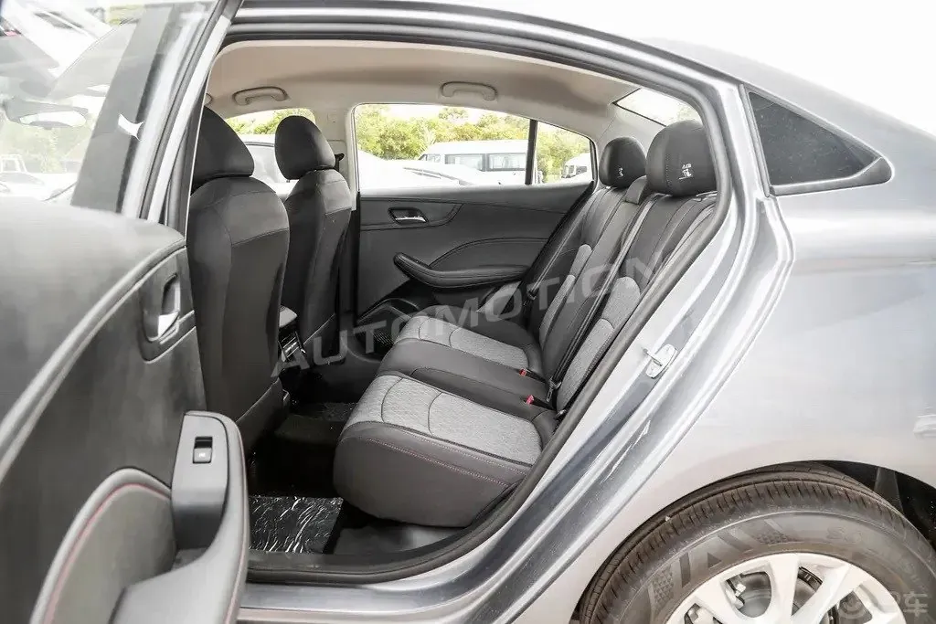 Roewe i5, listing photo 17 of 18
