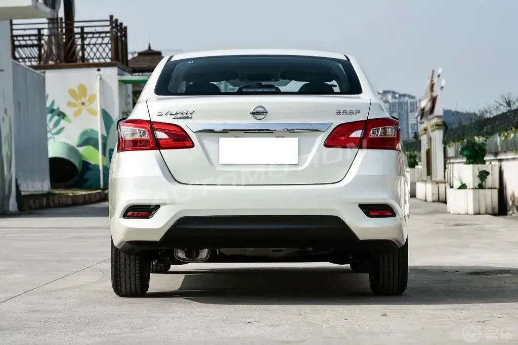 Nissan Sylphy, listing photo 8 of 14