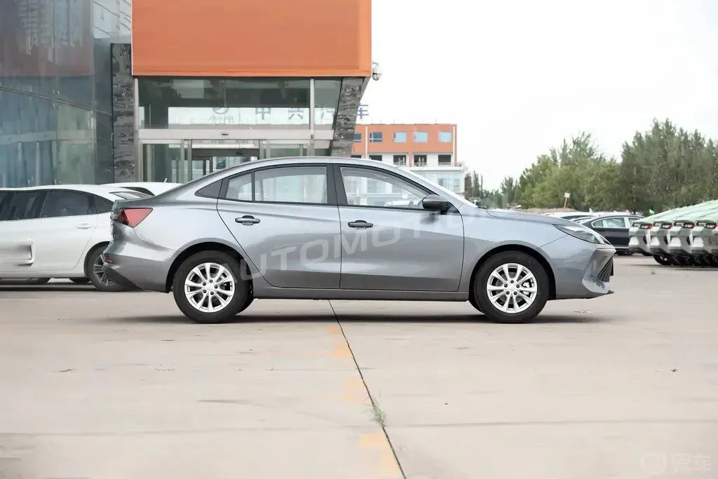 Roewe i5, listing photo 5 of 18