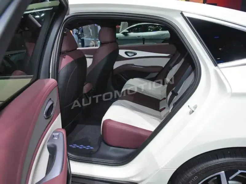 BYD Seal 07 DM-i, listing photo 9 of 9
