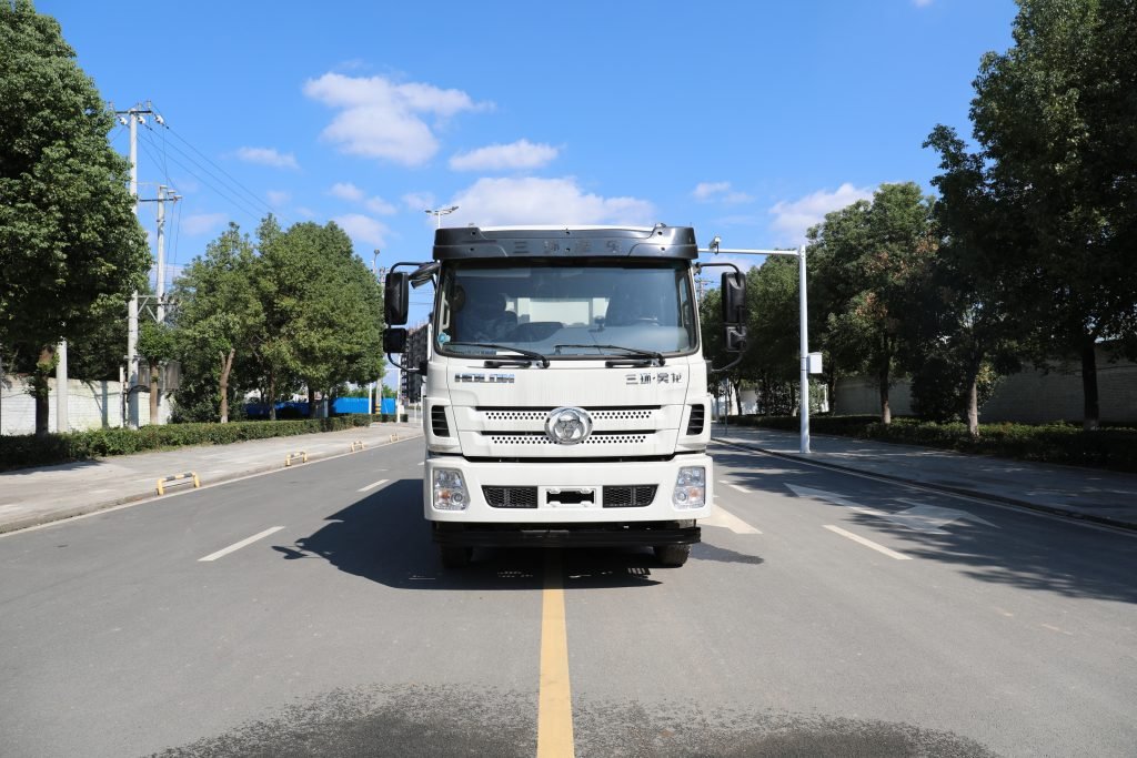 Tri-Ring 4×2 Electric Box Garbage Truck - Image 3