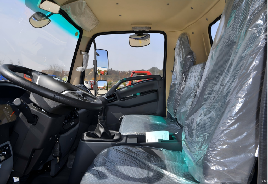 Tri-Ring 4×2 Electric Box Garbage Truck - Image 8