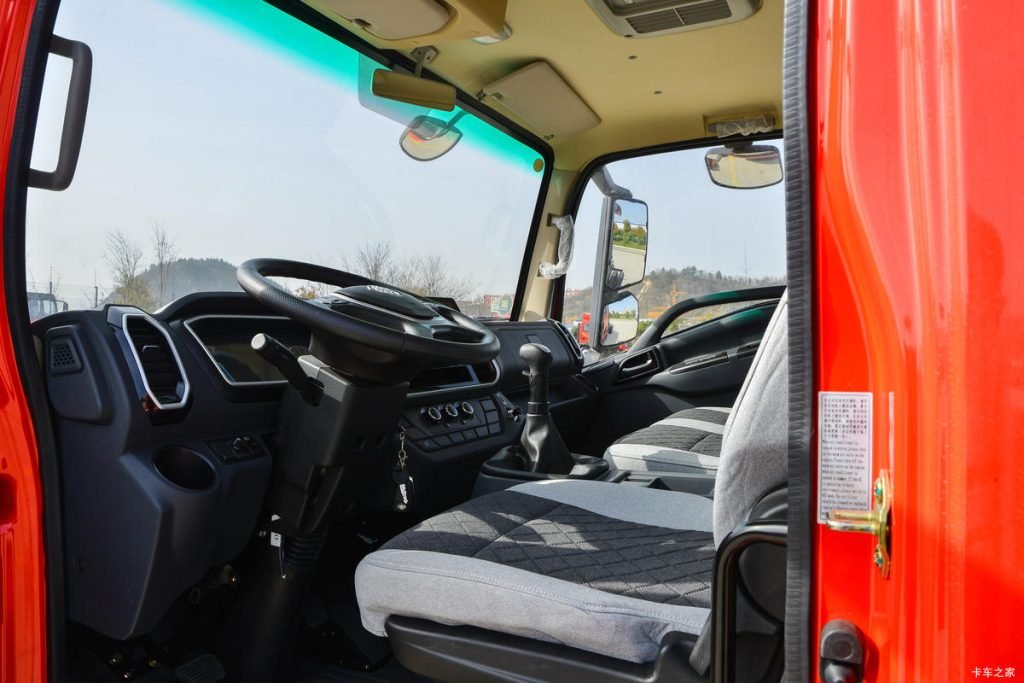Tri-Ring 4×2 Electric Logistics Truck - Image 7