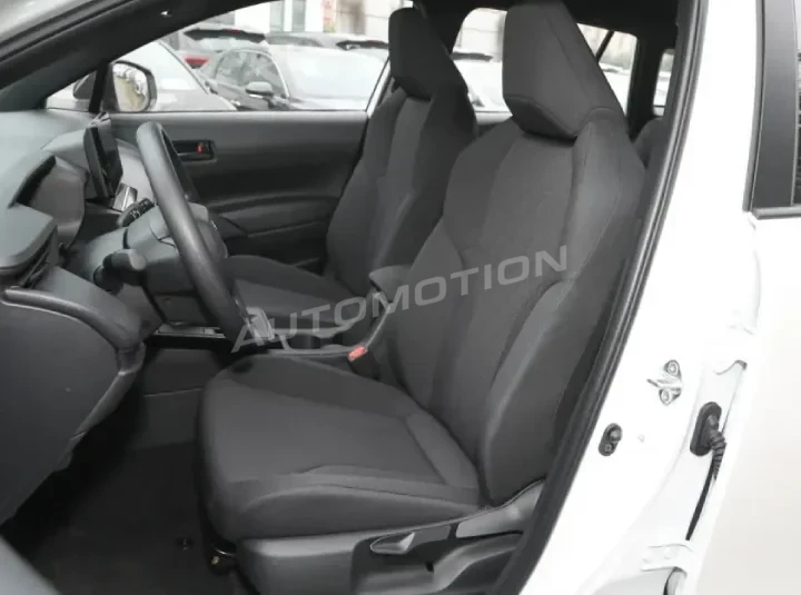 Toyota Corolla Cross - Image 8