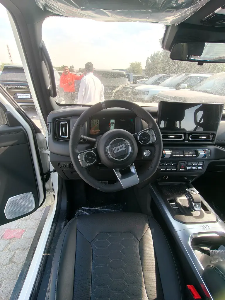 2025 212 T01 - Image 9