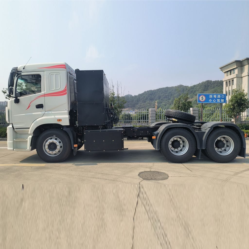 Tri-Ring 6×4 Electric Tractor Truck - Image 5