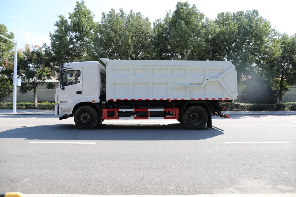 Tri-Ring 4×2 Electric Box Garbage Truck - Image 5