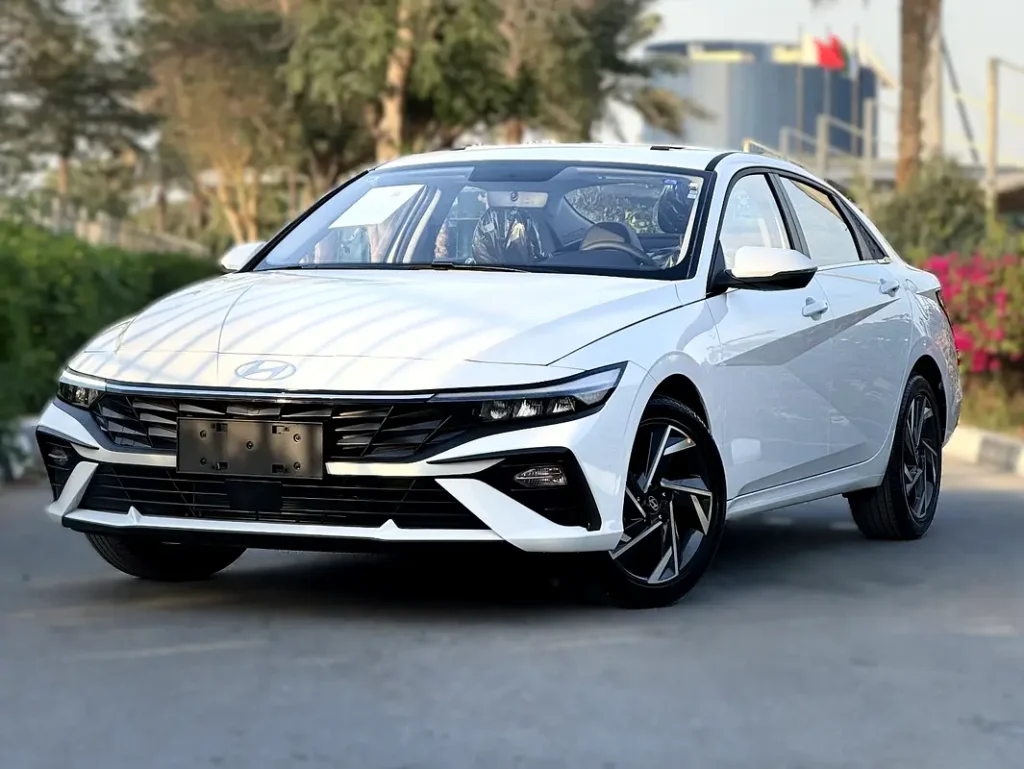 2025 Hyundai Elantra - Image 5