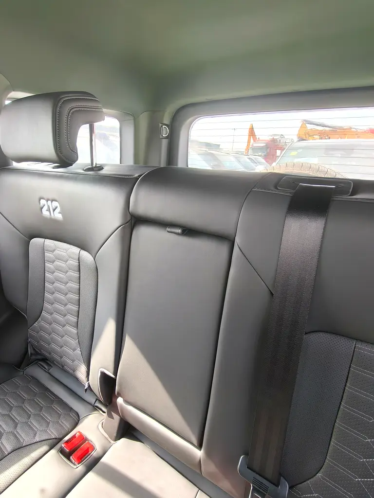 2025 212 T01 - Image 8