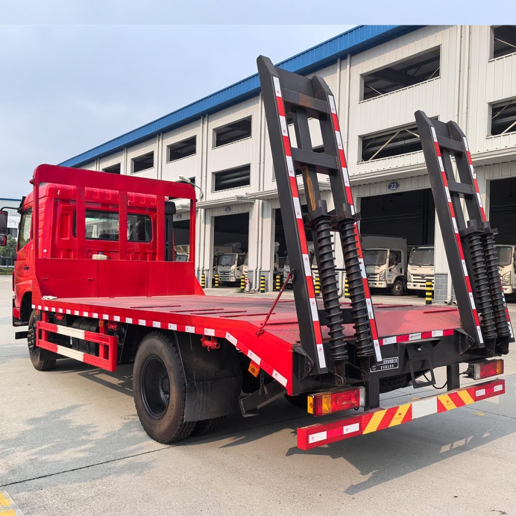 Tri-Ring 4×2 Flatbed Transportation Truck - Image 7