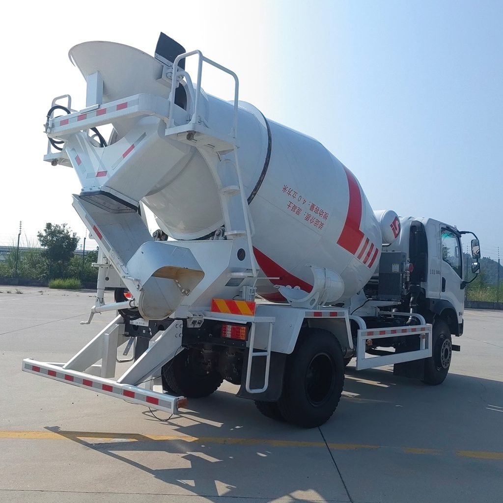 Tri-Ring 4×2 Concrete Mixer Truck - Image 8