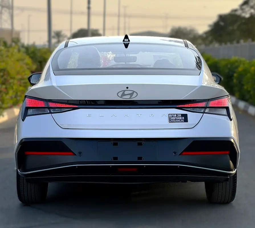 2025 Hyundai Elantra - Image 6