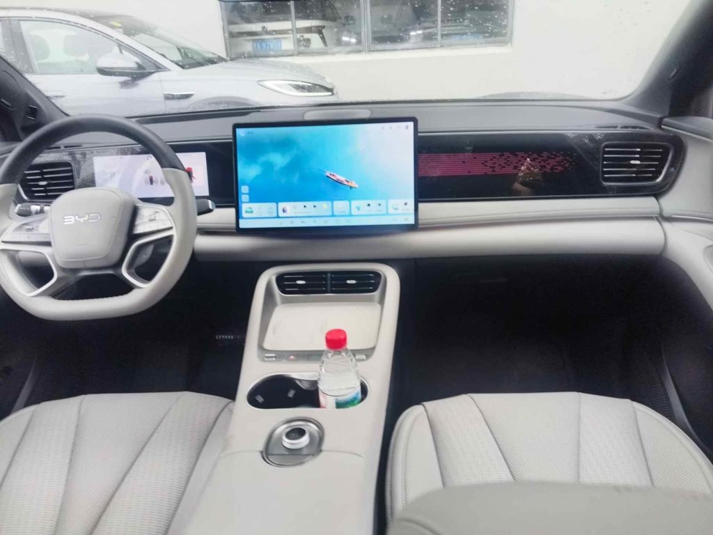 2025 BYD Sealion 06 - Image 14