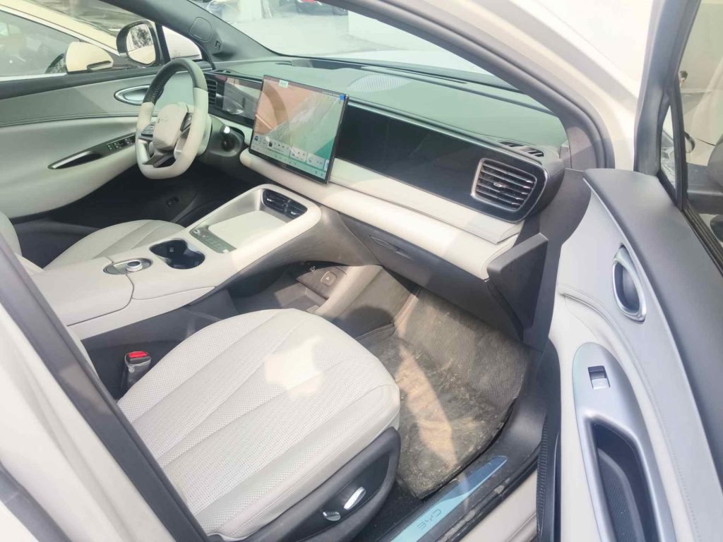 2025 BYD Sealion 06 DM-i - Image 15