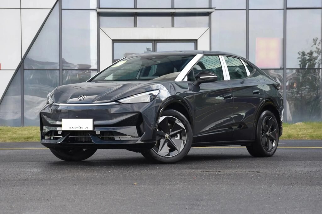 2025 Volkswagen ID.Unyx 06 Pure - Image 4